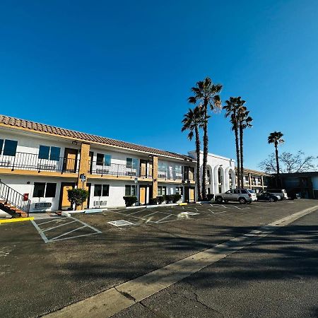 Royal Inn Motel Cypress Bagian luar foto
