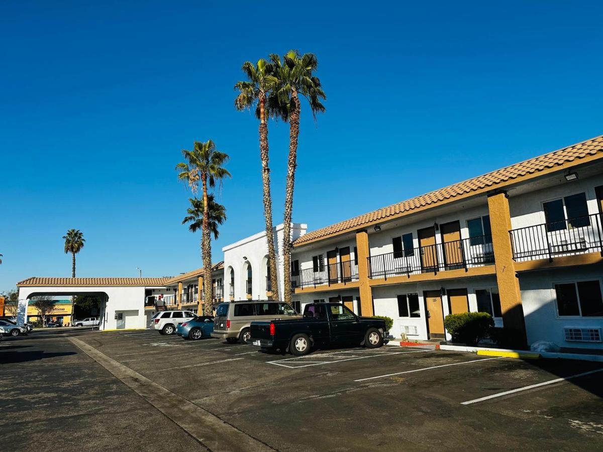 Royal Inn Motel Cypress Bagian luar foto