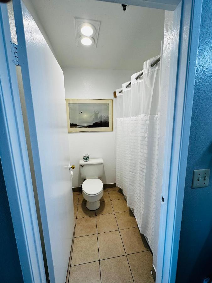 Royal Inn Motel Cypress Bagian luar foto