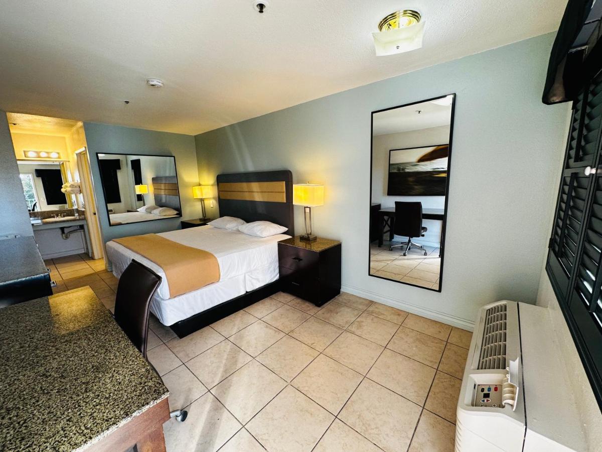 Royal Inn Motel Cypress Bagian luar foto